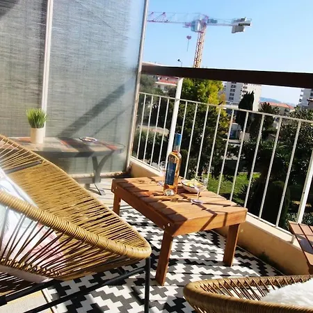 Bristol Plaisance Yourhosthelper